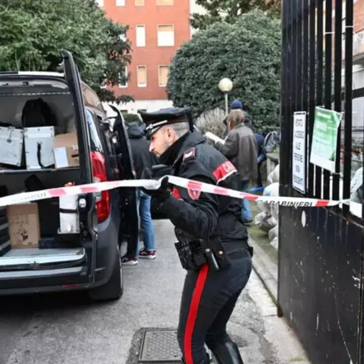Milano, donna trovata morta in un cortile:\u00A0si indaga per omicidio\n