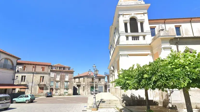 Terremoto politico a Vallelonga, dopo le dimissioni di 6 consiglieri arriva il commissario prefettizio\n