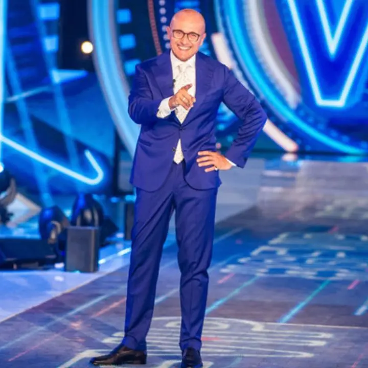 Signorini si ferma,\u00A0autosospensione da Mediaset dopo le accuse di Corona:\u00A0«Sono vittima di condotte criminose»\n