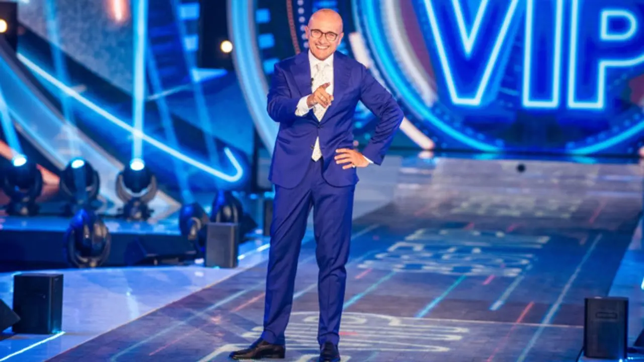 Alfonso Signorini si autospende da Mediaset