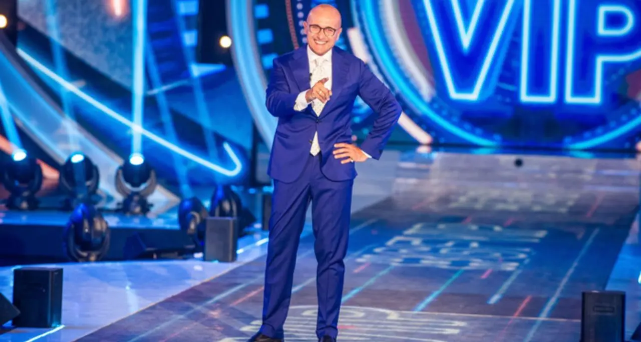 Signorini si ferma,\u00A0autosospensione da Mediaset dopo le accuse di Corona:\u00A0«Sono vittima di condotte criminose»\n