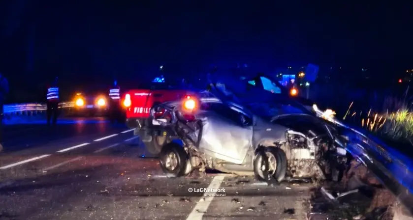 Tragico incidente a Belcastro, un morto nello scontro tra un furgone e due auto\n