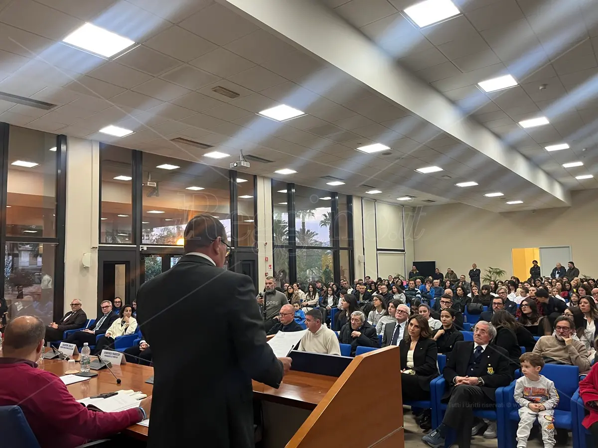 La Fipav celebra il Volley reggino. Panuccio: «Ad agosto la Nazionale maschile campione del mondo al palaCalafiore»\n