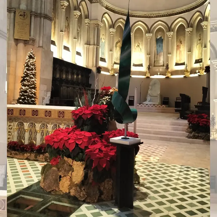 Cosenza, si chiude la porta del Giubileo con la fiamma della Speranza donata da Paletta