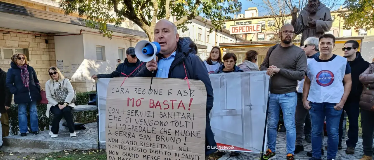 Sanità, Ali di Vibonesità paventa la chiusura di altri reparti e insiste: «I sindaci restituiscano la fascia»\n