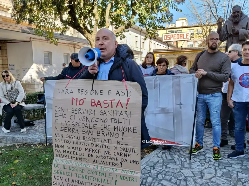 Sanità, Ali di Vibonesità paventa la chiusura di altri reparti e insiste: «I sindaci restituiscano la fascia»