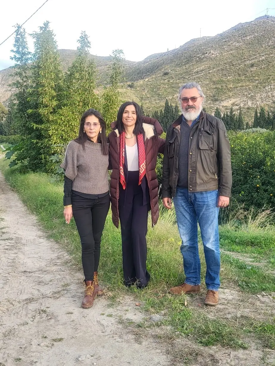 L’europarlamentare Giusi Princi visita l’azienda agricola Lucisano: «Calabria esempio virtuoso di agricoltura in Europa»\n