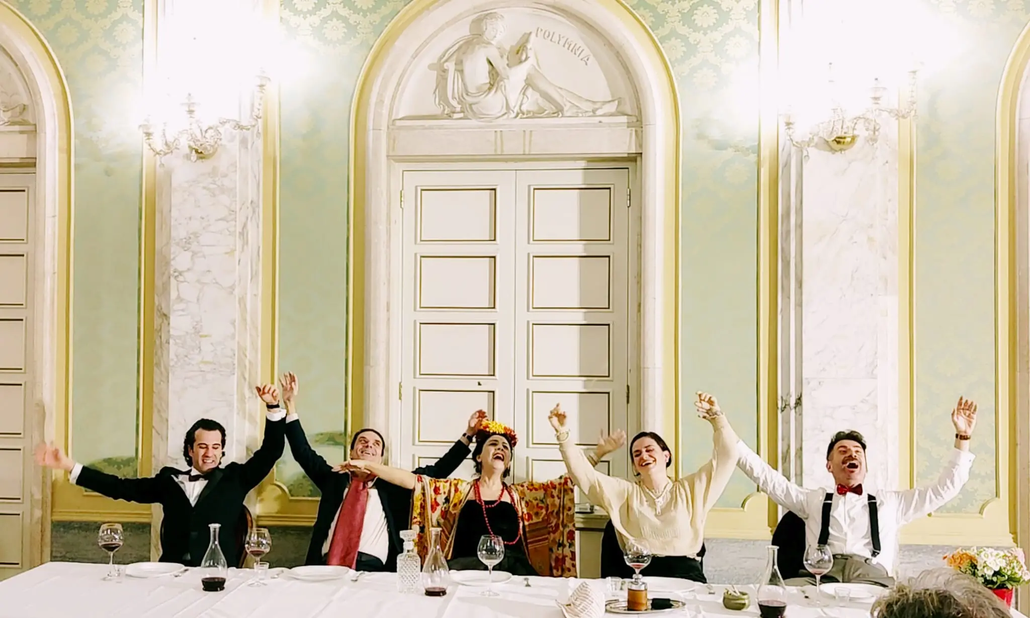 “L’Impossibile Banchetto” torna al Teatro Cilea tra arte, filosofia e surrealismo\n