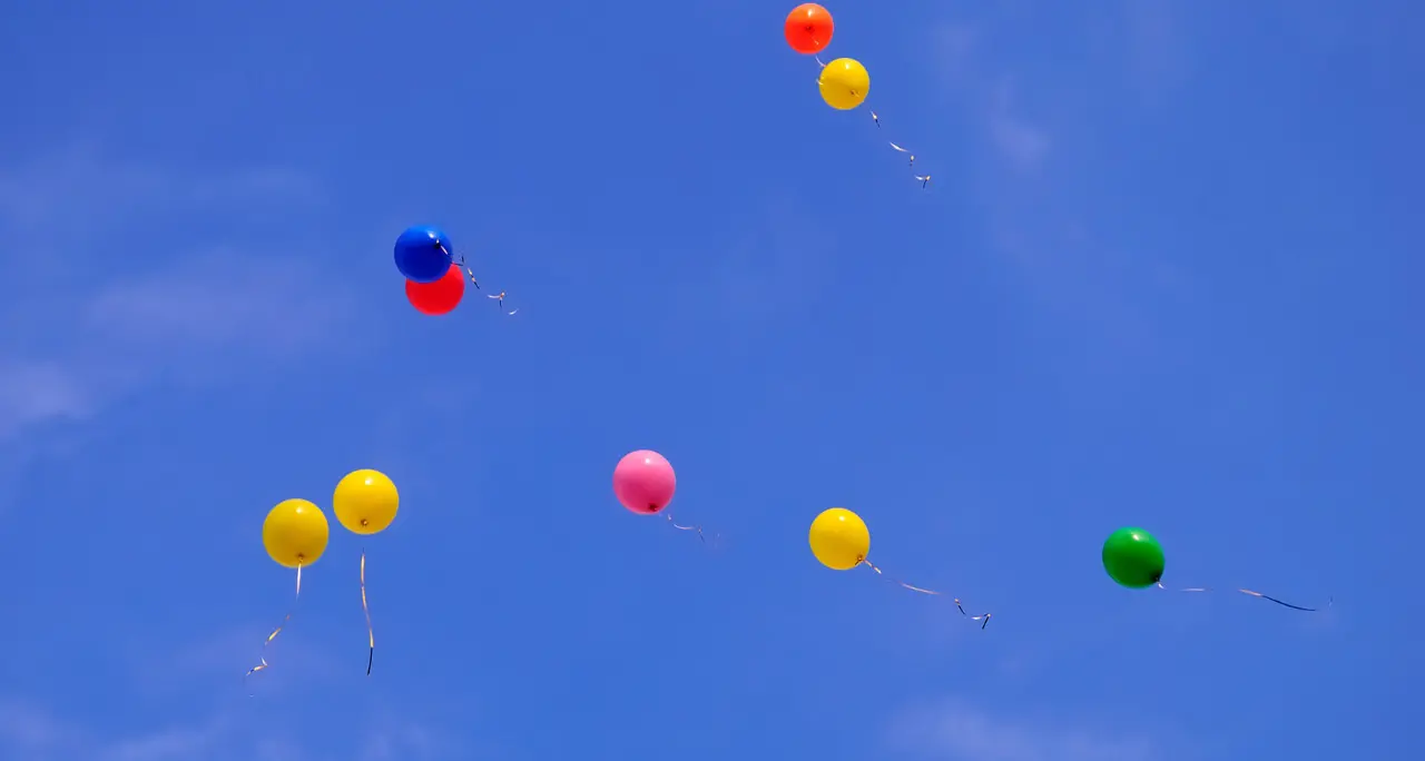 Vietato far volare i palloncini e usare fuochi d'artificio (a Capodanno): l'ordinanza di Catanzaro