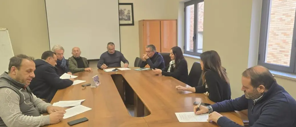 Comune di Vibo e sindacati, firmato il contratto collettivo decentrato integrativo