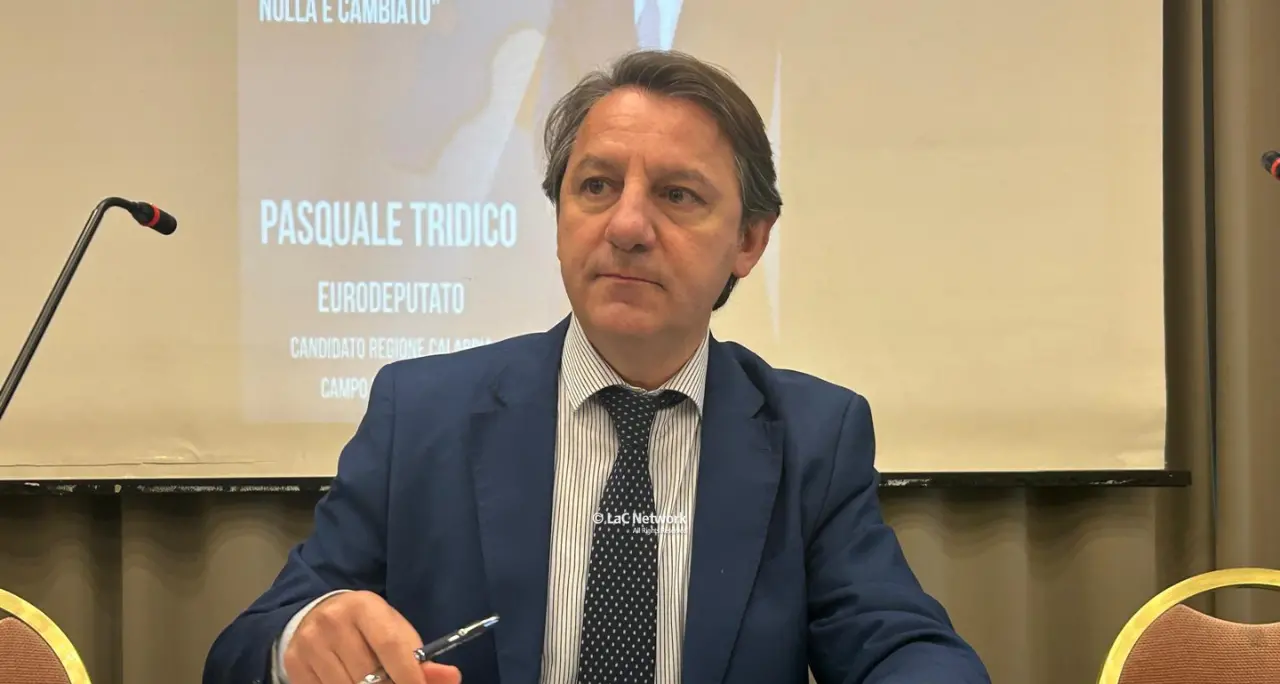 Tridico dalla Sila attacca Occhiuto: «Disconnetta i social e scenda nella Calabria vera»\n