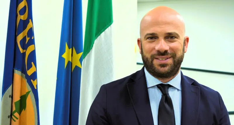 Caputo: «La conferenza stampa di Tridico? In Calabria senza un microfono si annoia»\n