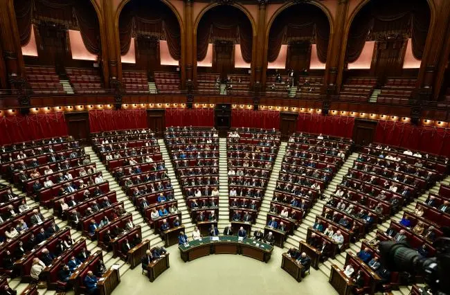 Via libera definitiva alla legge di Bilancio, dure critiche dalle opposizioni\n