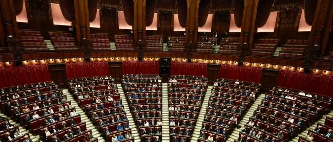Via libera definitiva alla legge di Bilancio, dure critiche dalle opposizioni\n