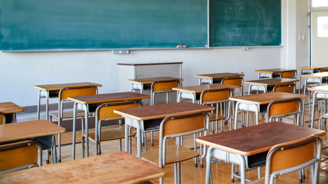 Edilizia scolastica, 10 milioni di euro in arrivo per mettere in sicurezza gli edifici in Calabria: ecco dove\n