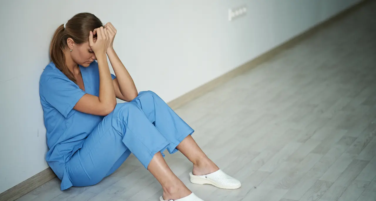 La Calabria che non fa rumore: il coraggio silenzioso di chi tiene in piedi la regione mentre tutti guardano altrove\n