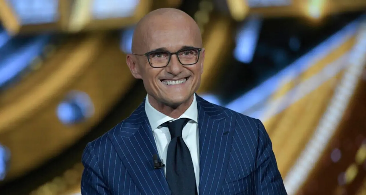 Alfonso Signorini è indagato per violenza sessuale ed estorsione dopo la querela di Medugno\n