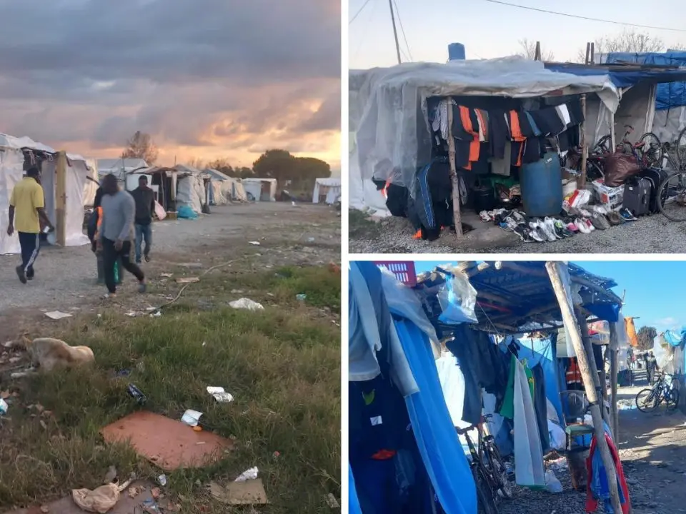 Manca la corrente alla tendopoli: «Stanno morendo di freddo». Il sindaco: «Impianto manomesso dai migranti, ma sarà riparato»