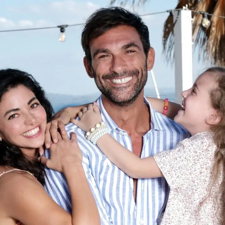 Elena Sophia Senise protagonista su Raiuno nel film Seduci & Scappa\n