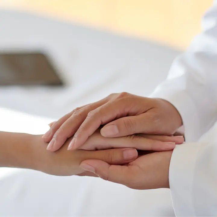 Quando gli “angeli” vestono il camice: una lettera squarcia il buio della sanità vibonese\n