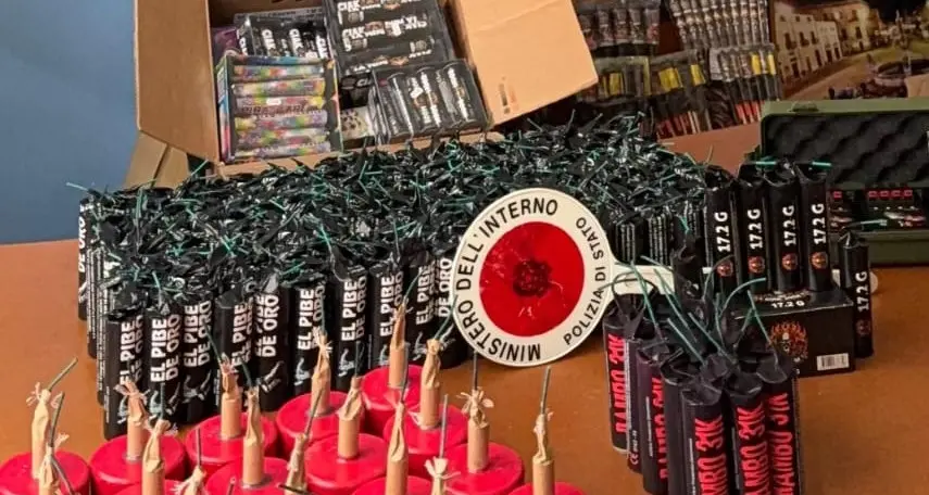 Un arresto per possesso di oltre 30 kg di materiale pirotecnico illegale nel Reggino\n