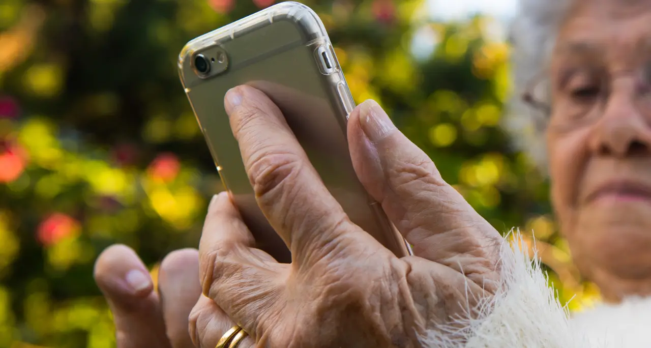 Truffe anziani, smantellata nel Napoletano\u00A0centrale operativa: 8 arresti. Recuperati anche i gioielli sottratti in Calabria\n