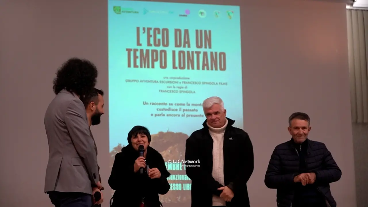 <p>Gli autori del documentario, Francesco Spingola e Fabiano Accurso, insieme ad alcuni dei protagonisti</p>\\n
