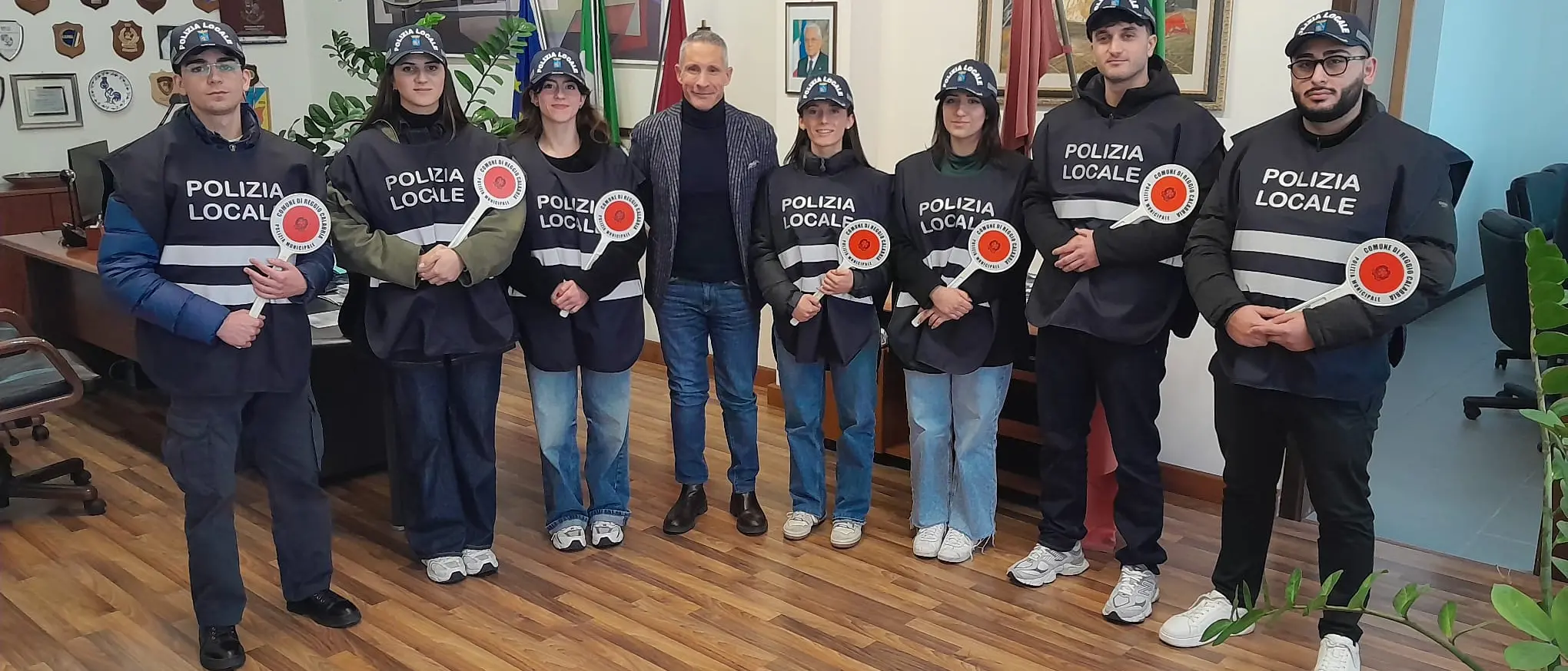 10 nuove unità alla Polizia Locale di Reggio. Palmenta e Falcomatà: «Ulteriore segno di attenzione nei confronti delle esigenze di decoro e di sicurezza della città»\n