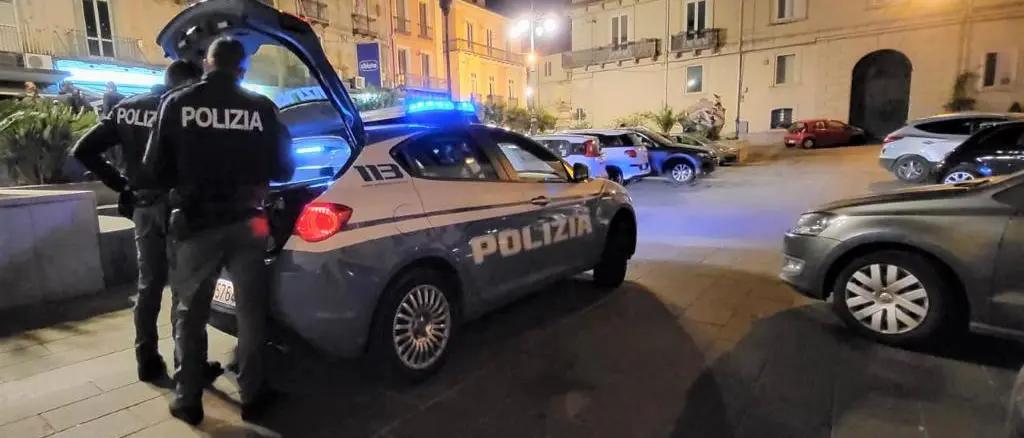 Rissa davanti al\u00A0McDonald’s di Vibo, sette giovani identificati dalla polizia e denunciati