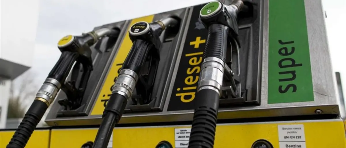 Aumentano dal primo gennaio le accise del gasolio: rincari per 4,05 centesimi al litro\n
