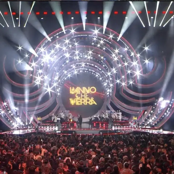 Capodanno Rai a Catanzaro, critiche per lo show ma l’Auditel dice 5,2 milioni di spettatori (e quasi 8 a mezzanotte)\n