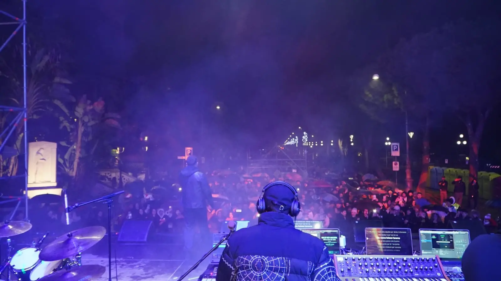 A Reggio un Capodanno sotto la pioggia per Rocco Hunt e la banda di Radio 105\n