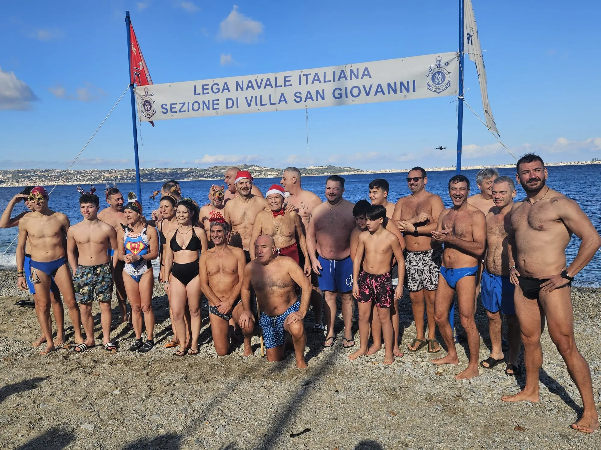 Cannitello inaugura il 2026 con il Tuffo di Capodanno nello Stretto\n