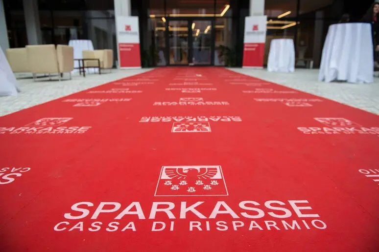 Colpo del secolo in Germania: svaligiata la Sparkasse, bottino da 30 milioni di euro\n