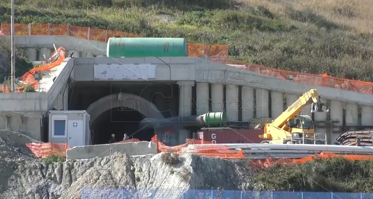 La metropolitana di Catanzaro, un progetto che parte da lontano: ecco la vera storia dell’opera\n