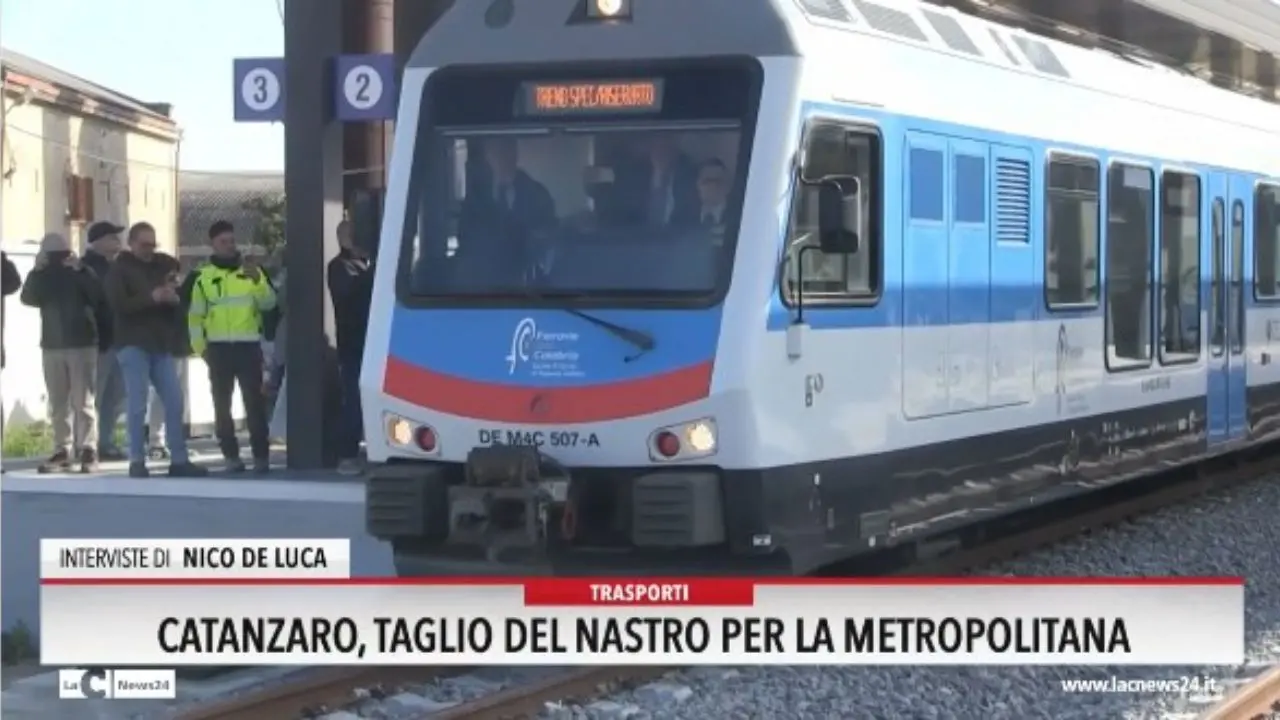 Catanzaro, taglio del nastro per la metropolitana