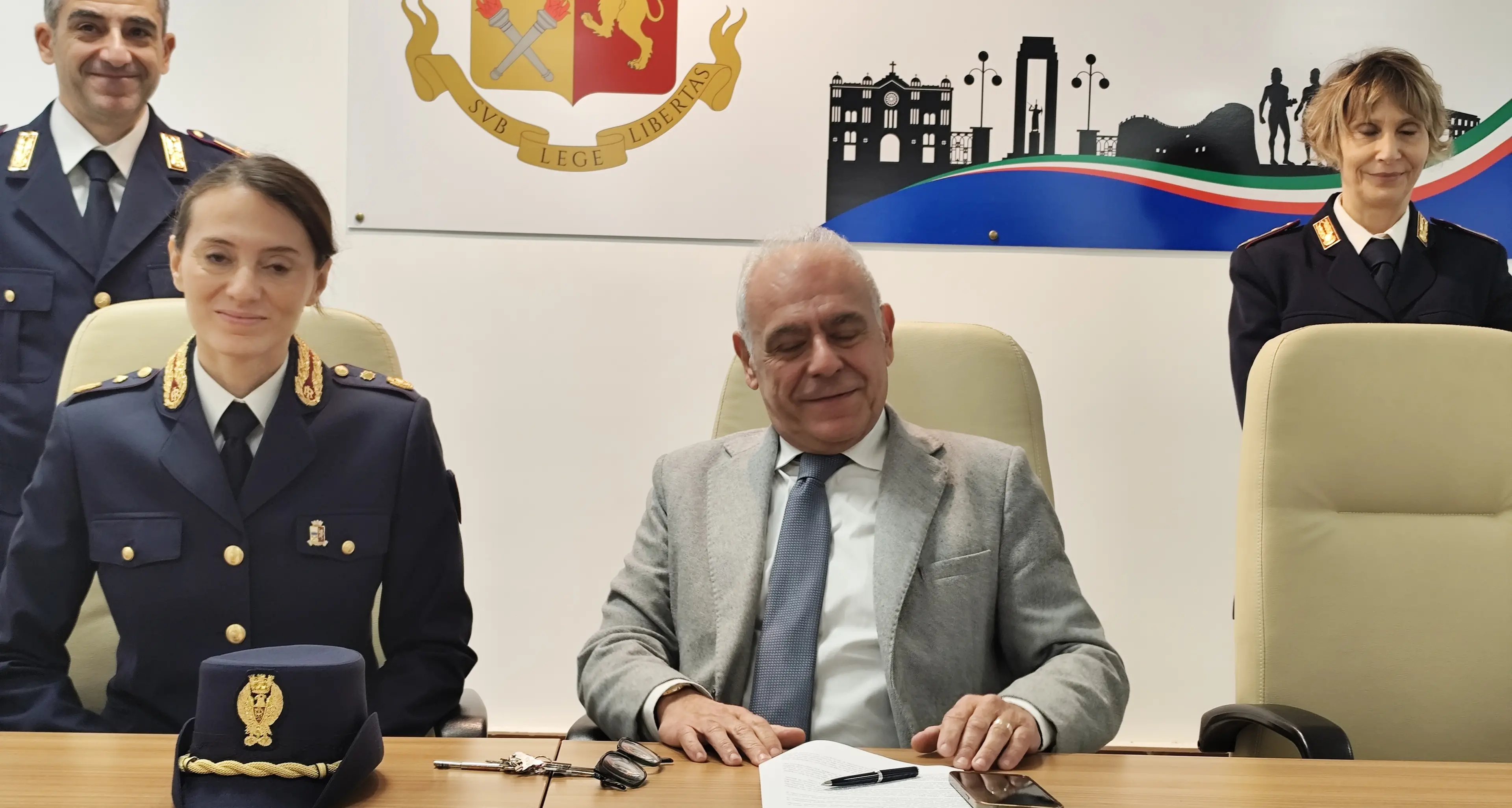 Il «Questore dello Stretto» ai saluti: La Rosa promuove la sua attività a Reggio e guarda a Messina, ultima tappa della carriera\n