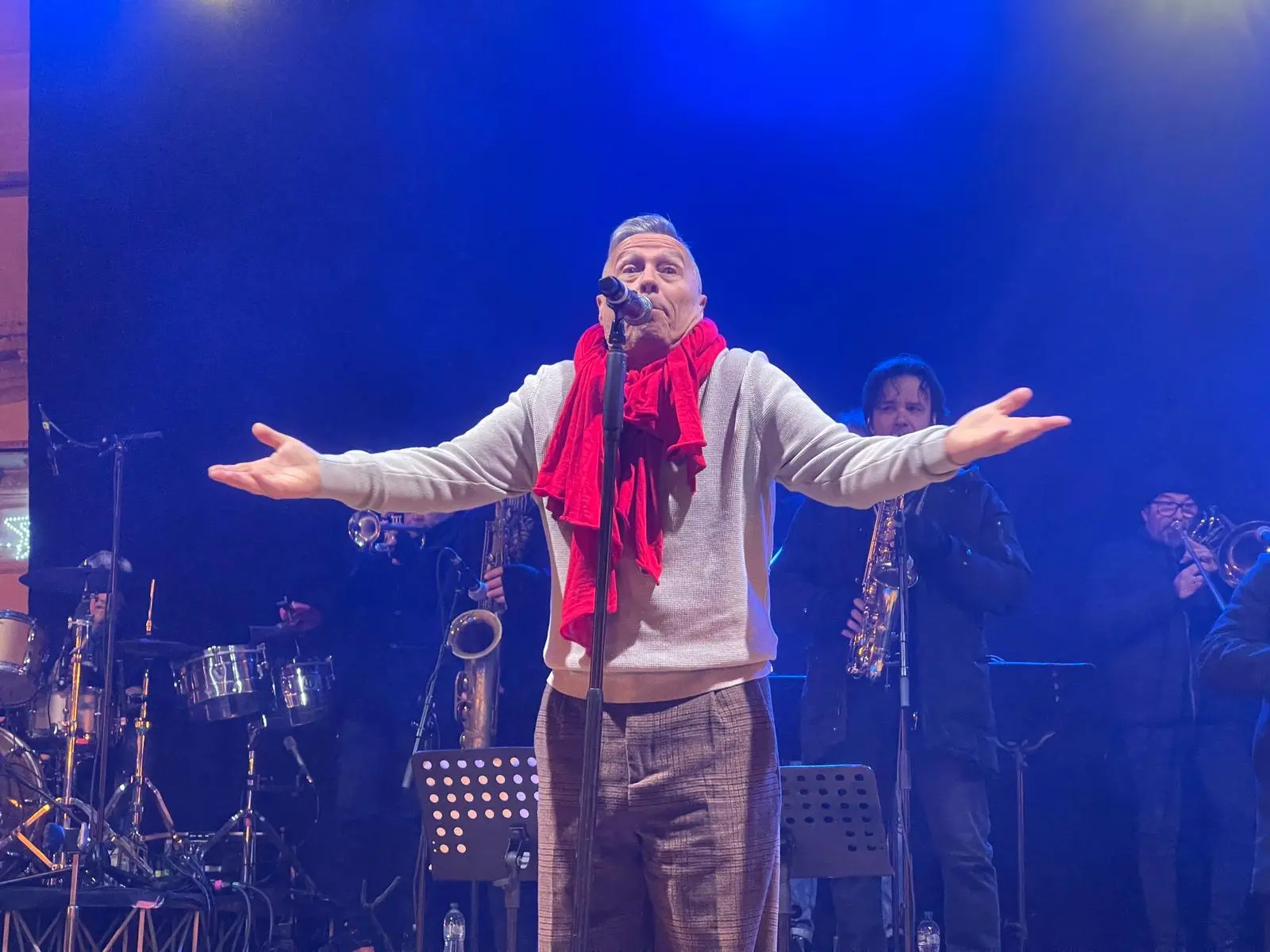 Paolo Belli accende il Capodanno di Melito con la sua Big Band e rilancia il ruolo della città grecanica\n