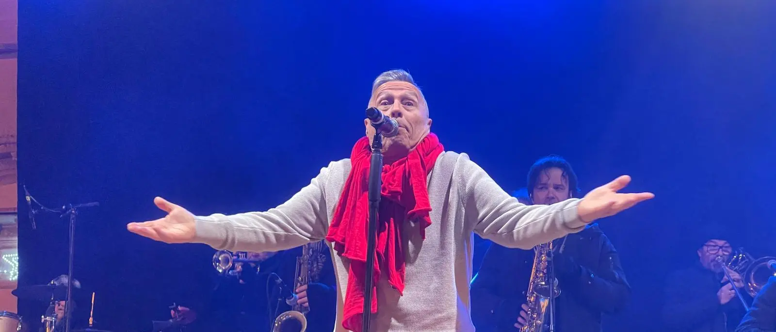 Paolo Belli accende il Capodanno di Melito con la sua Big Band e rilancia il ruolo della città grecanica\n