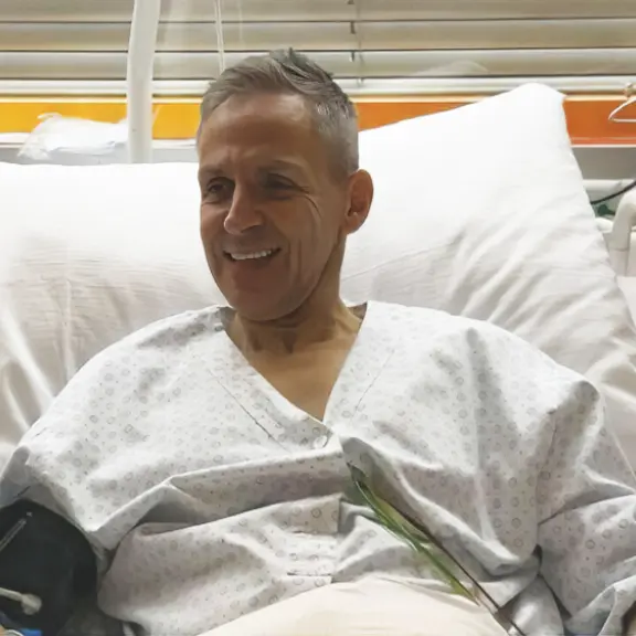 Tragedia di Capodanno a Crans Montana, il padre eroe di Reggio Calabria: «Ho rotto una porta e tirato fuori i ragazzi»\n