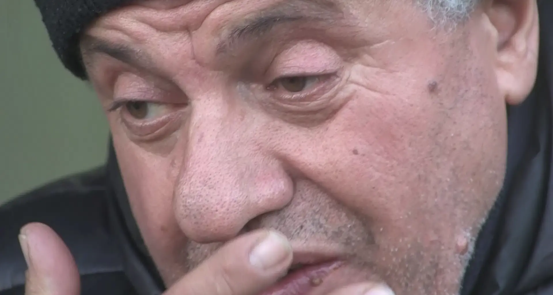 Dalle fredde notti in auto ad un rifugio più dignitoso ma provvisorio: storia di Francesco