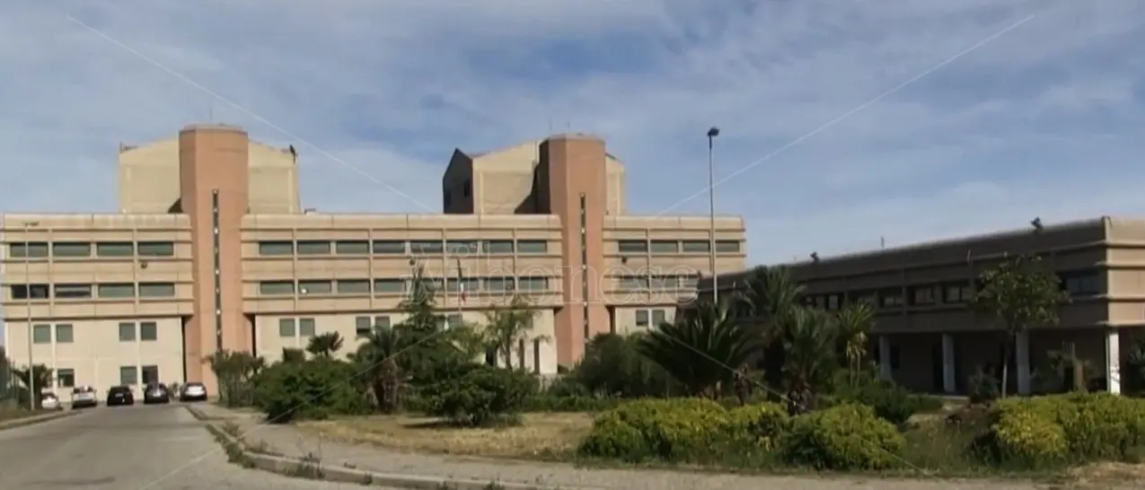 Vibo, una delegazione di +Europa al carcere: «Preoccupazione per la carenza di personale nell’area sanitaria»\n