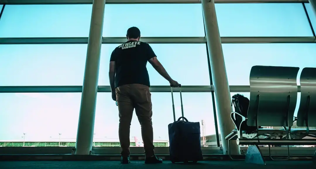 Sono 630mila i giovani che hanno lasciato l’Italia negli ultimi 13 anni: Calabria\u00A0tra le regioni che pagano il prezzo più alto\n