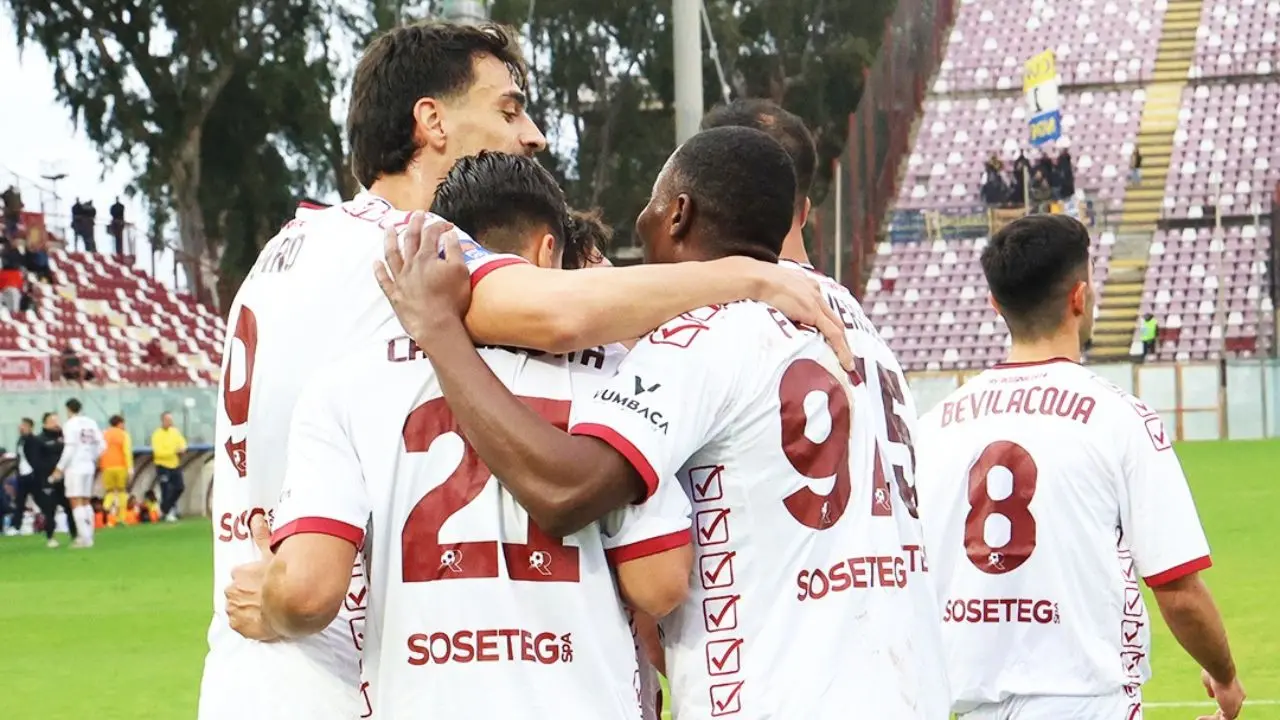 Serie D, la Reggina corre forte verso la vetta: sei vittorie di fila senza subire gol e miglior difesa del campionato\n