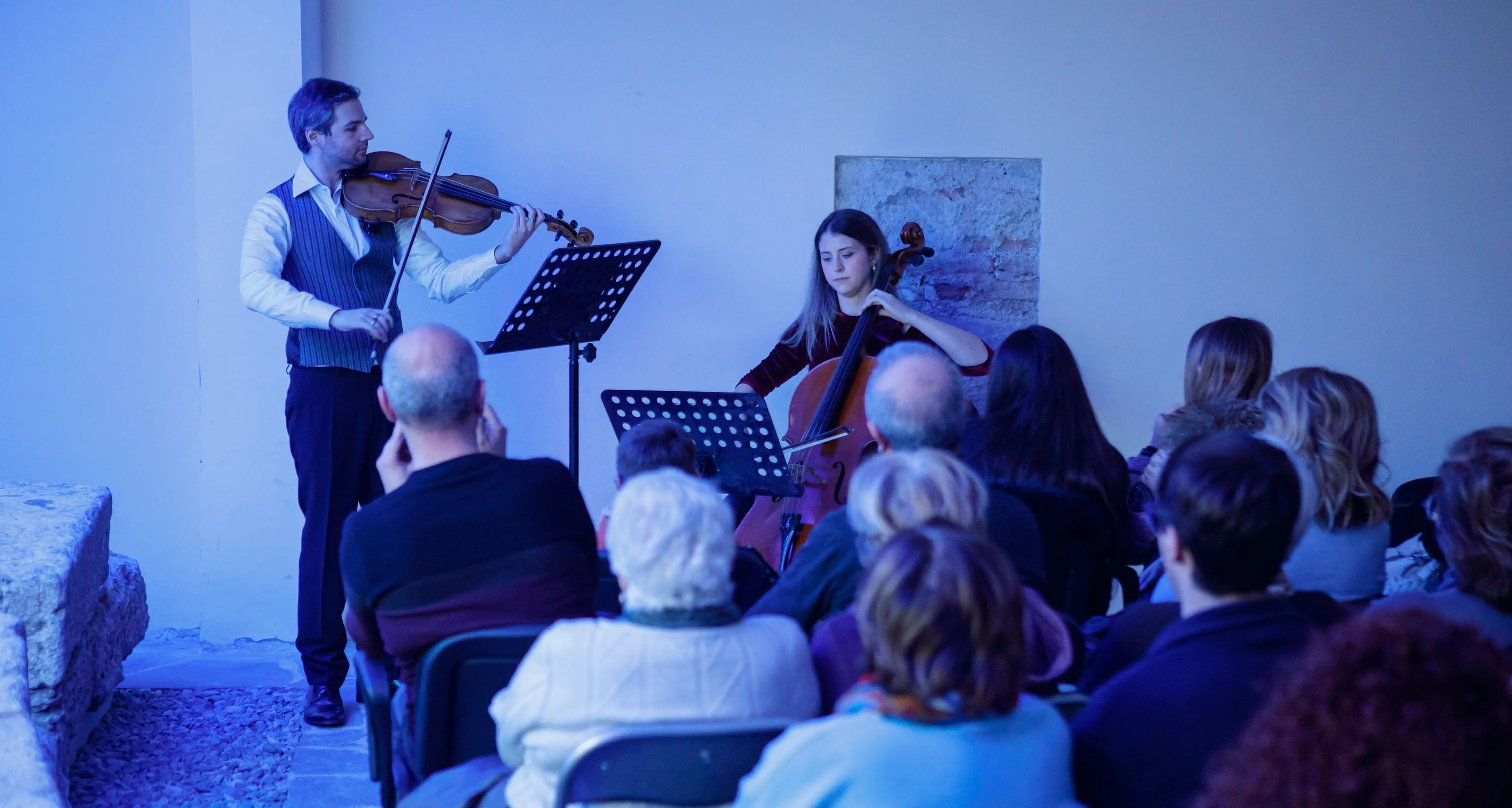 DiStretto d’Emozioni inaugura il 2026 all’Odeion: il Duo Arena emoziona tra musica e storia\n