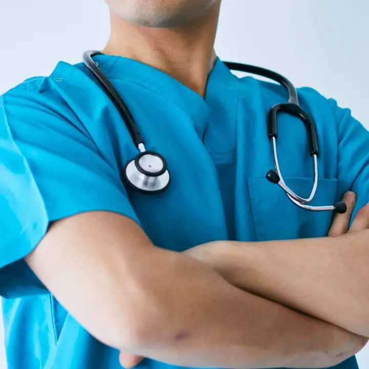 Vibo, l’Asp assume 12 infermieri per fronteggiare la carenza di personale…\u00A0ma solo per 6 mesi\n