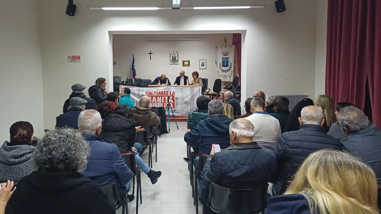 Ospedale di Tropea, nuovo incontro dei comitati a Parghelia: «Necessaria mobilitazione popolare permanente»\n