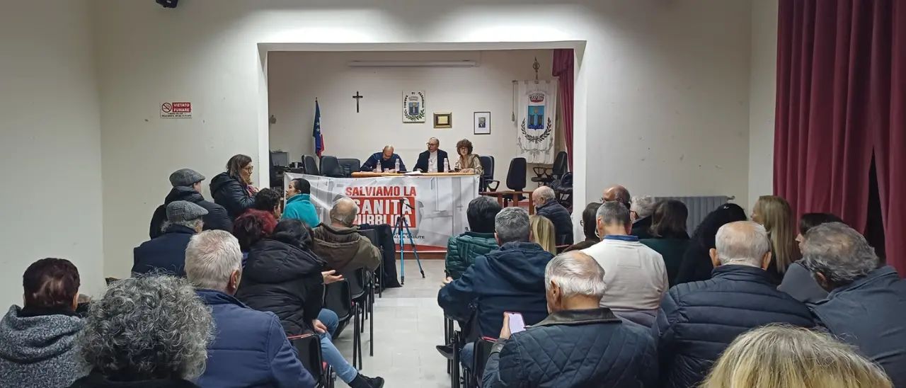 Ospedale di Tropea, nuovo incontro dei comitati a Parghelia: «Necessaria mobilitazione popolare permanente»\n