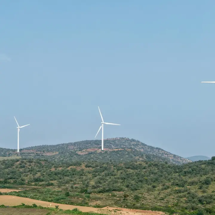 Un nuovo parco eolico incombe sulle Preserre vibonesi. I sindaci di 4 Comuni si oppongono e chiamano i cittadini alla mobilitazione\n