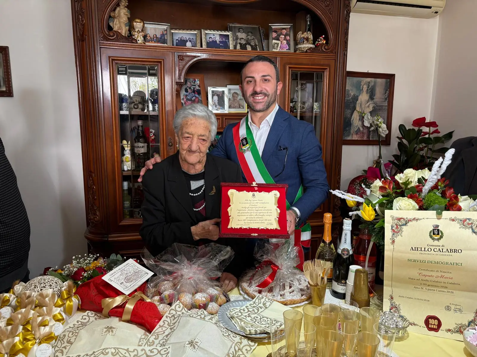 Aiello Calabro festeggia i 100 anni di nonna Maria Caputo\n